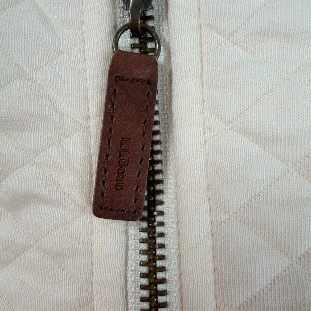 LL Bean Womens Quilted Full Zip Sweatshirt Sz M Petite Cream Outdoors Camp Trail - Picture 8 of 12